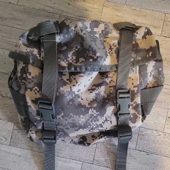 Digital Camoflage Lightweight MOLLE‎ Mini Back Pack Bag - Picture 1 of 4